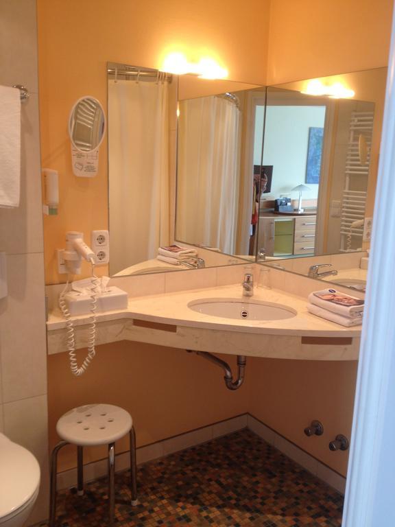 Nordseehotel Benser Hof Am Hafen Bensersiel Δωμάτιο φωτογραφία